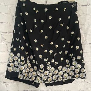 Black & White Daisy Skort